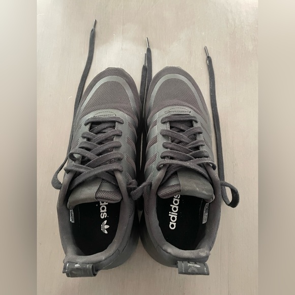 Adidas Multix size 7.5 - Picture 3 of 6